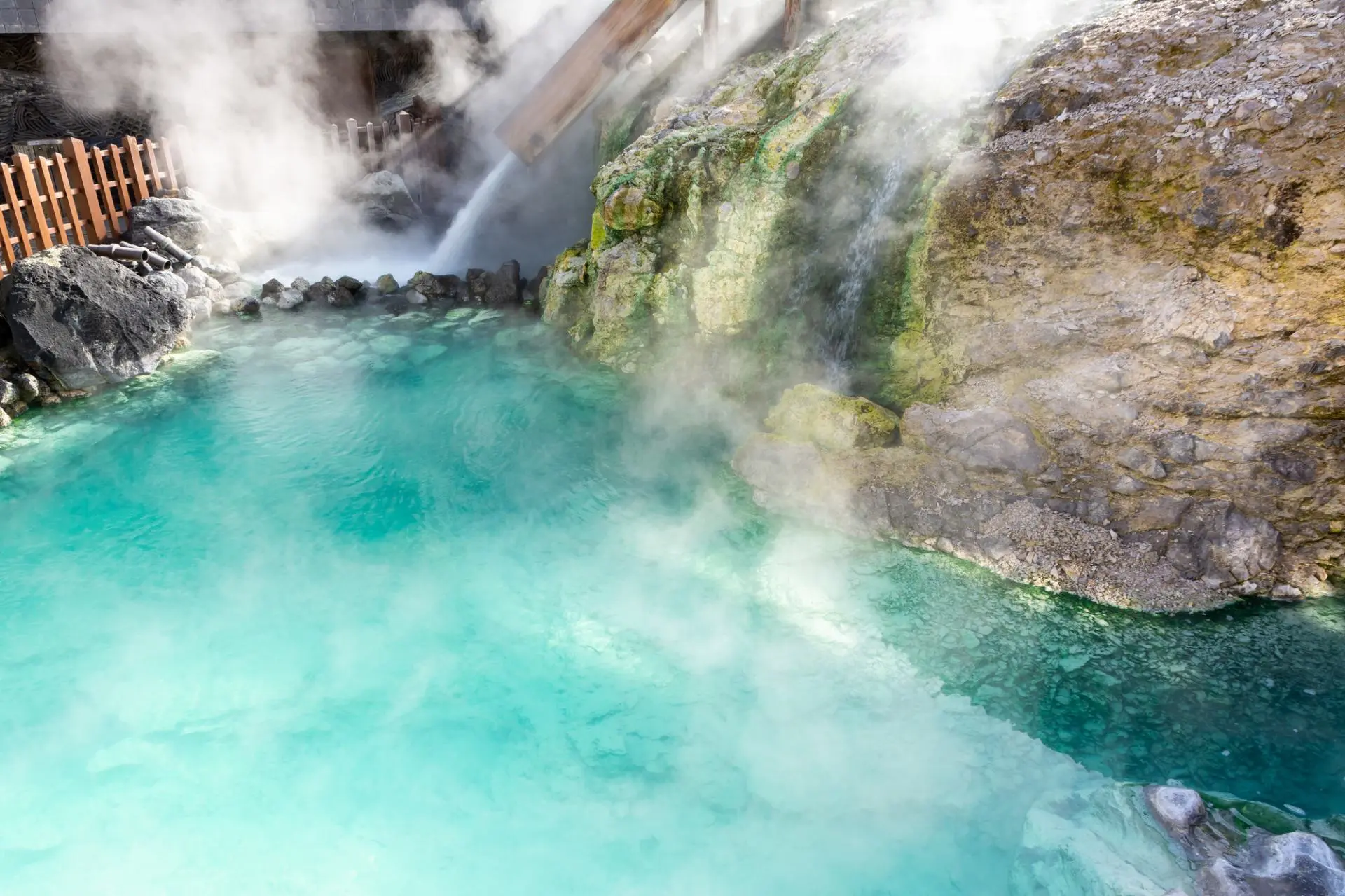 コロナウイルスを死滅させる効果が有ると言われた？ 高級 草津温泉の